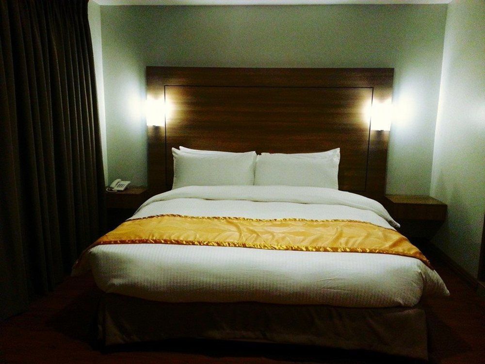 Vista Real Hotel Tagaytay City Dış mekan fotoğraf