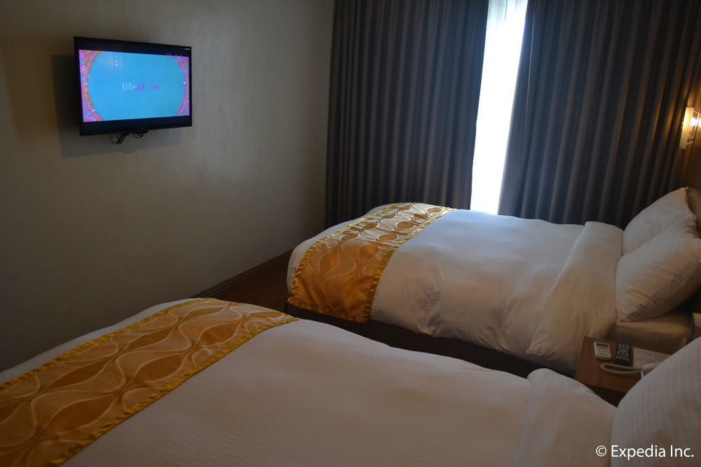 Vista Real Hotel Tagaytay City Dış mekan fotoğraf