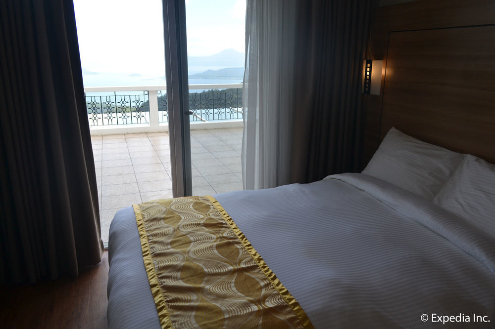 Vista Real Hotel Tagaytay City Dış mekan fotoğraf