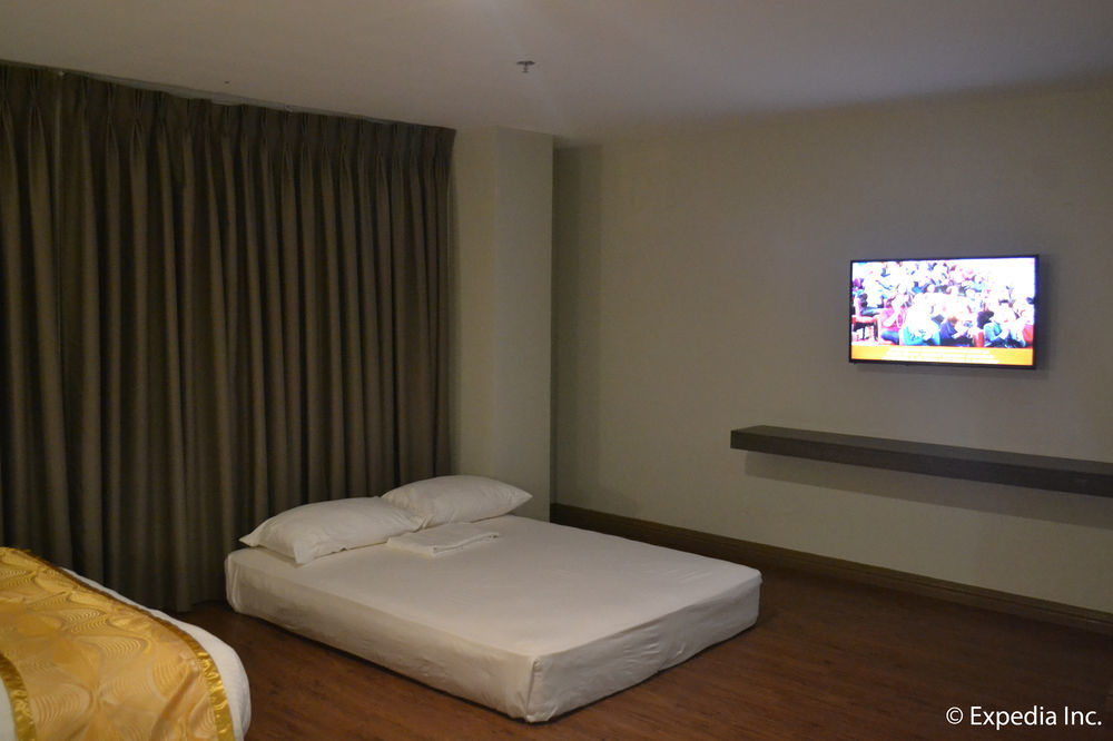 Vista Real Hotel Tagaytay City Dış mekan fotoğraf