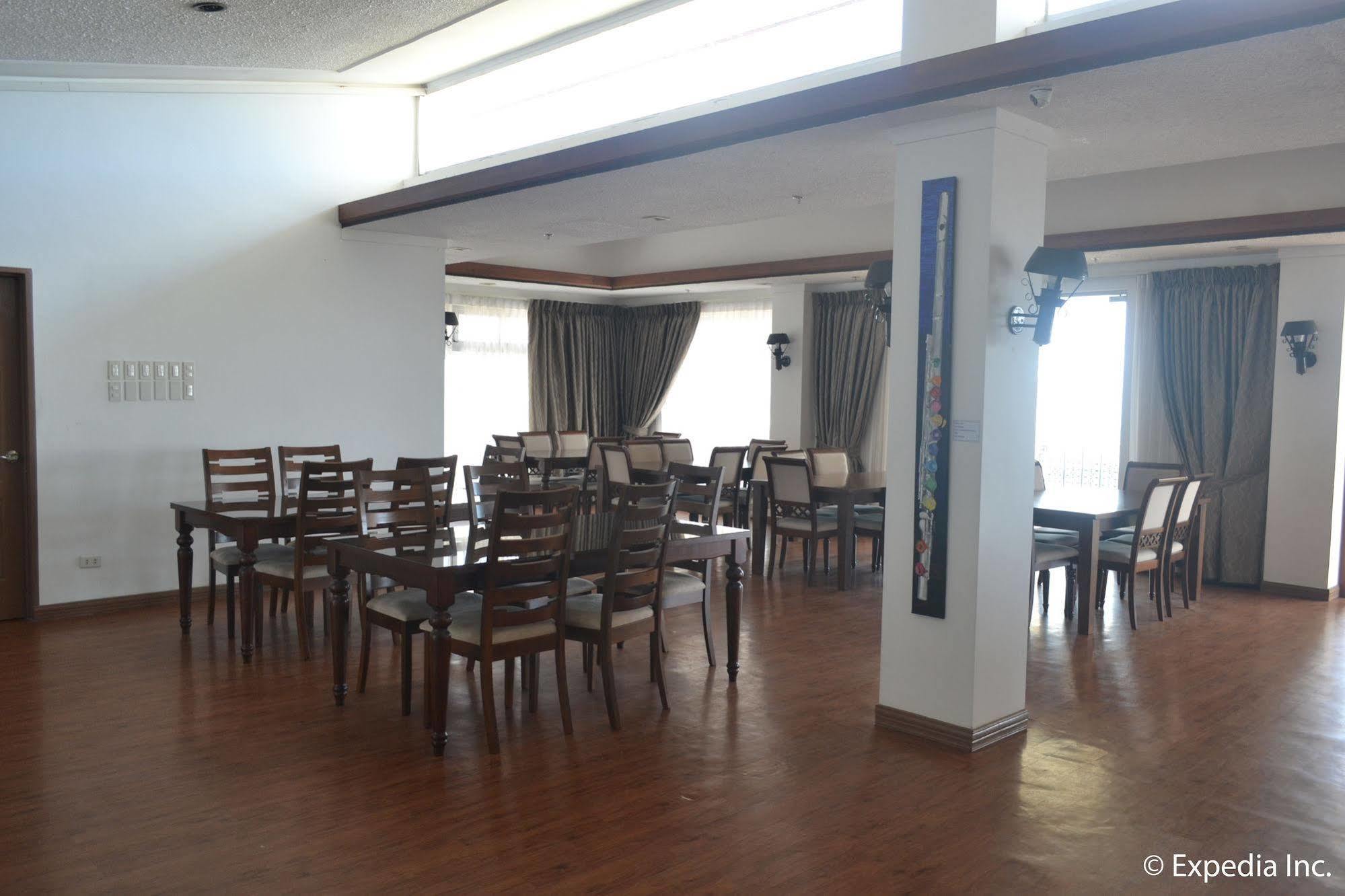 Vista Real Hotel Tagaytay City Dış mekan fotoğraf