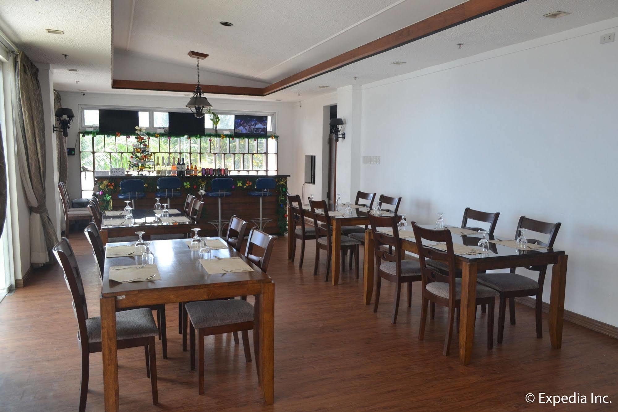 Vista Real Hotel Tagaytay City Dış mekan fotoğraf