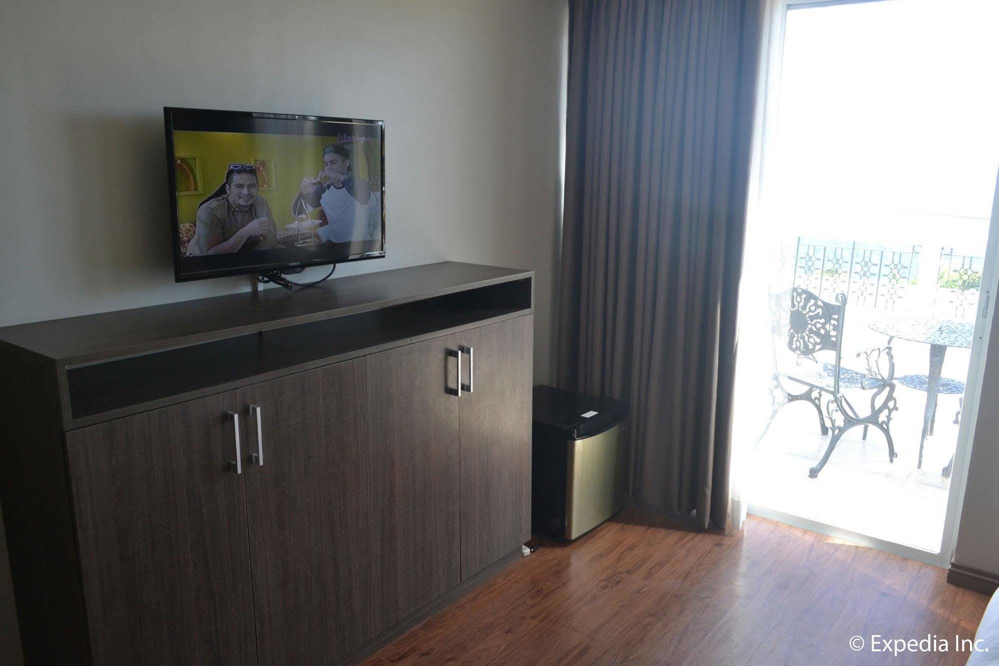 Vista Real Hotel Tagaytay City Dış mekan fotoğraf