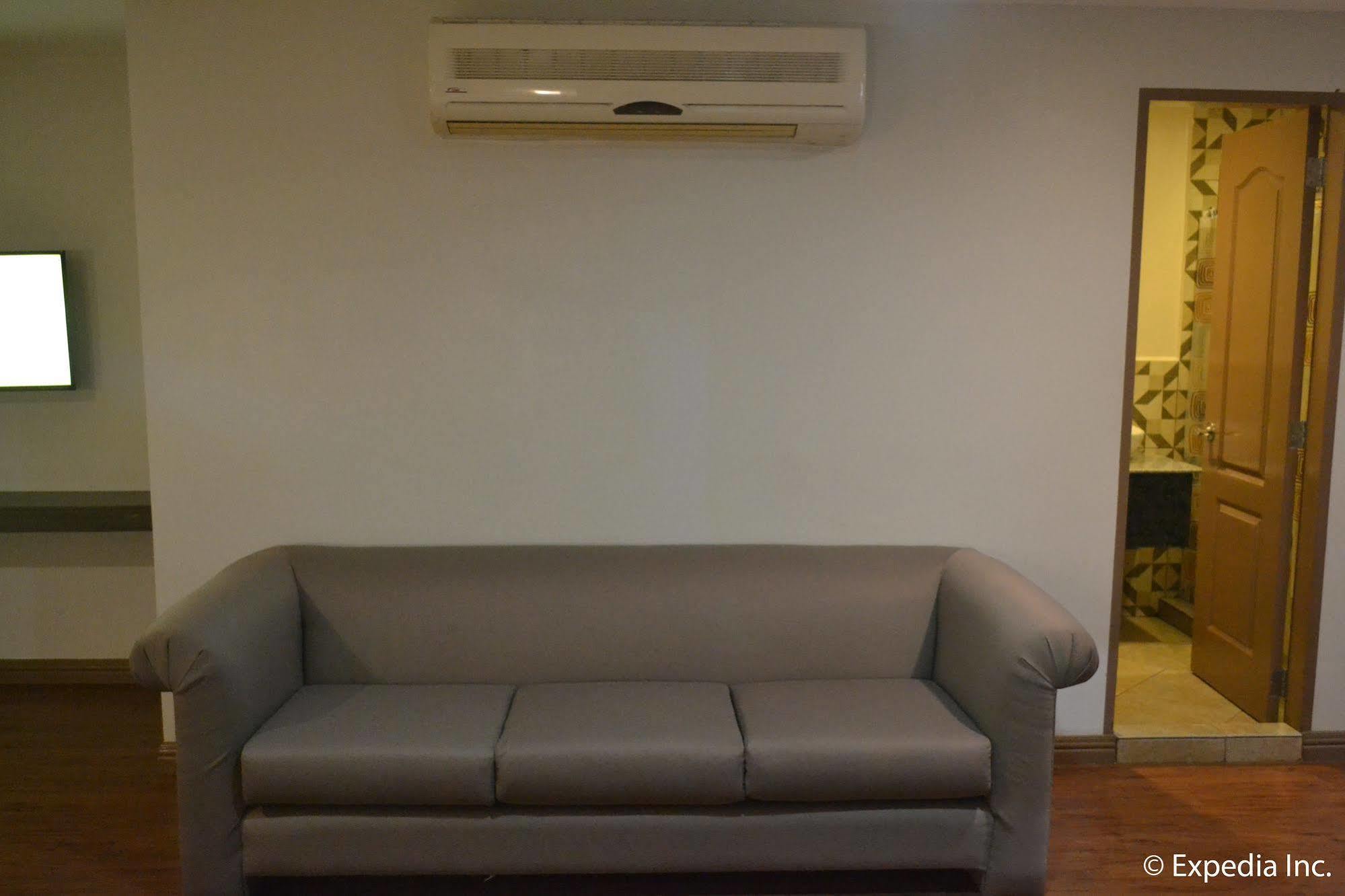 Vista Real Hotel Tagaytay City Dış mekan fotoğraf