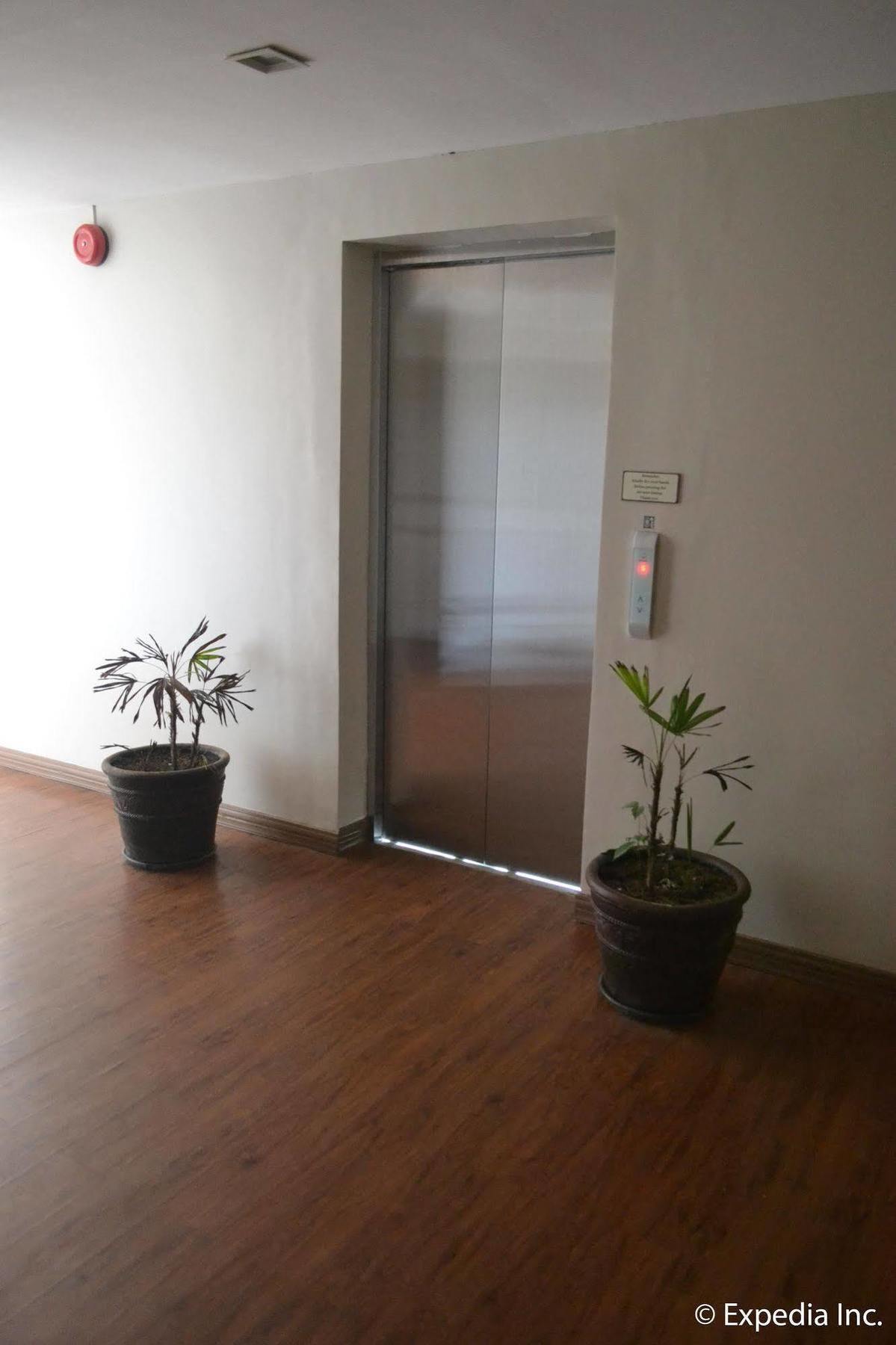 Vista Real Hotel Tagaytay City Dış mekan fotoğraf