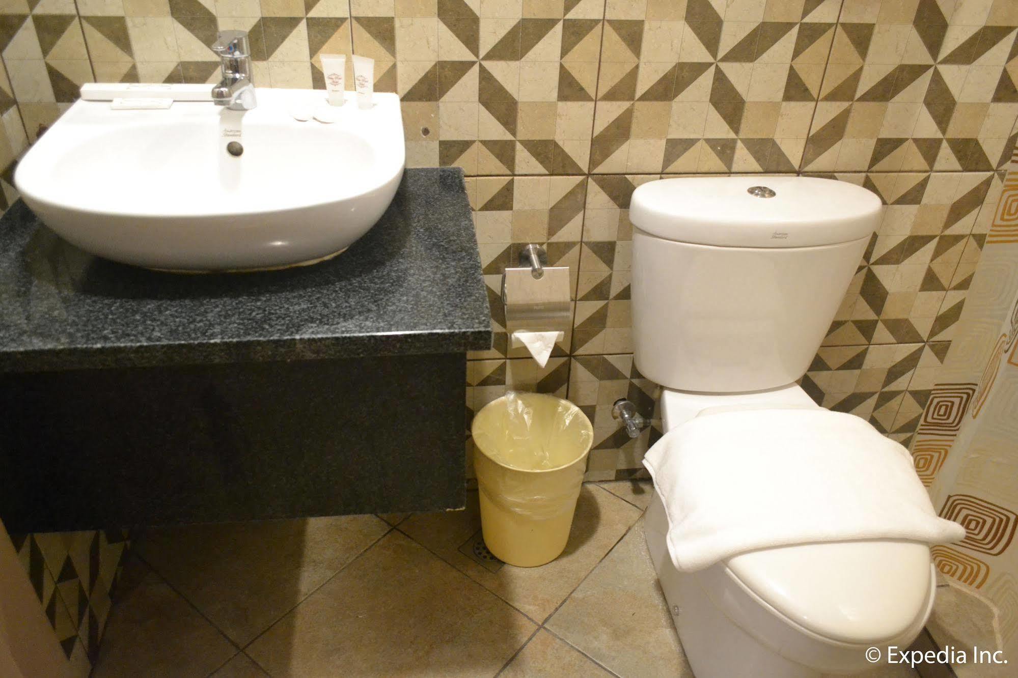 Vista Real Hotel Tagaytay City Dış mekan fotoğraf